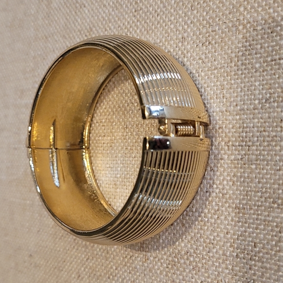 Beautiful deep burgundy jewelry necklace, earrings and cuff - Picture 4 of 7